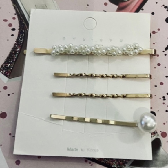 ✨4 PIECE SET✨HAIR PINS-PEARL AND GOLD✨‎ - Picture 2 of 6